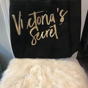 Victoria Secret with hot pockets for hair tools